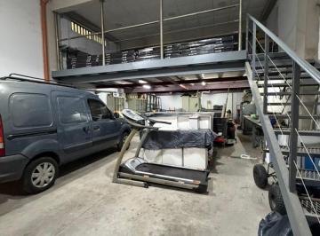 Bodega-Galpón de 2 ambientes, Lomas de Zamora · Venta en Block Galpon + Oficinas + 2 Amplios Departamentos