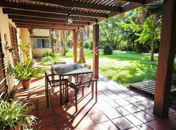 Casa · 1100m² · 5 Ambientes · 2 Cocheras · Casa, Venta en Ibarlucera, Rosario