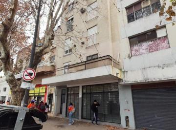 Departamento de 2 ambientes, La Plata · Departamento Dg 74 y 6 Al Frente Comedor, Cocina, 38 m², un Dormitorio en Alquiler en La Plata