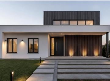 Casa de 5 ambientes, Presidente Perón · Casa en Venta Barrio Privado Puebla