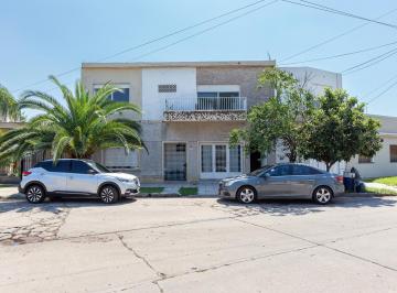 PH · 120m² · 6 Ambientes · 1 Cochera · Venta PH Ramos Mejia con Cochera y Terreno de 100 m