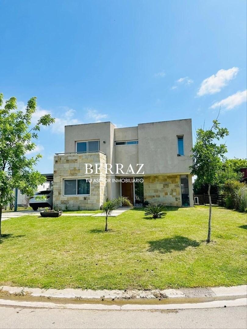 Casa Alquiler 3 Dormitorios Barrio El Atardecer Lote de 800 m2 Haras Santa Maria