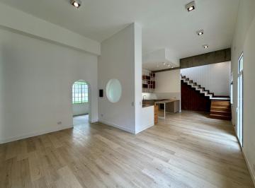 Casa · 143m² · 5 Ambientes · Casa Planta Alta de 3 Dorm. en Venta en Sarmiento 1600