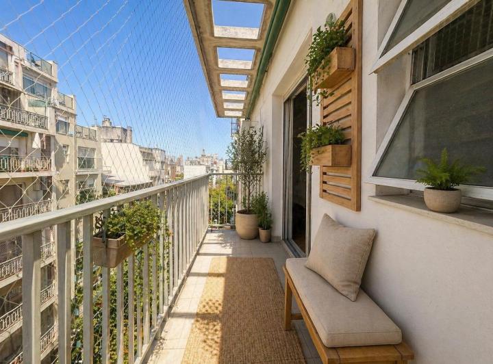 Oportunidad en Balvanera Departamento Venta 2 Dorm Balcon Frente Sol - Amplio Living