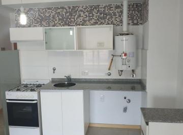 Departamento de 1 ambiente, Rosario · Monoambiente con Balcon Al Frente, Luminoso, Centro