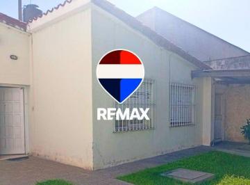 Casa · 230m² · 3 Ambientes · 1 Cochera · Casa en Venta Macrocentro