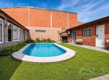 Casa · 180m² · 4 Ambientes · 3 Cocheras · Casa | 4 Ambientes | Piscina | Quincho | Cochera | Ituzaingó Norte