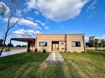 Casa · 120m² · 4 Ambientes · 2 Cocheras · Casa - La Carolina Golf