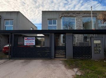 Casa de 4 ambientes, Mar del Plata · Duplex 4 Ambients, Barrio Caisamar, Apto Credito.