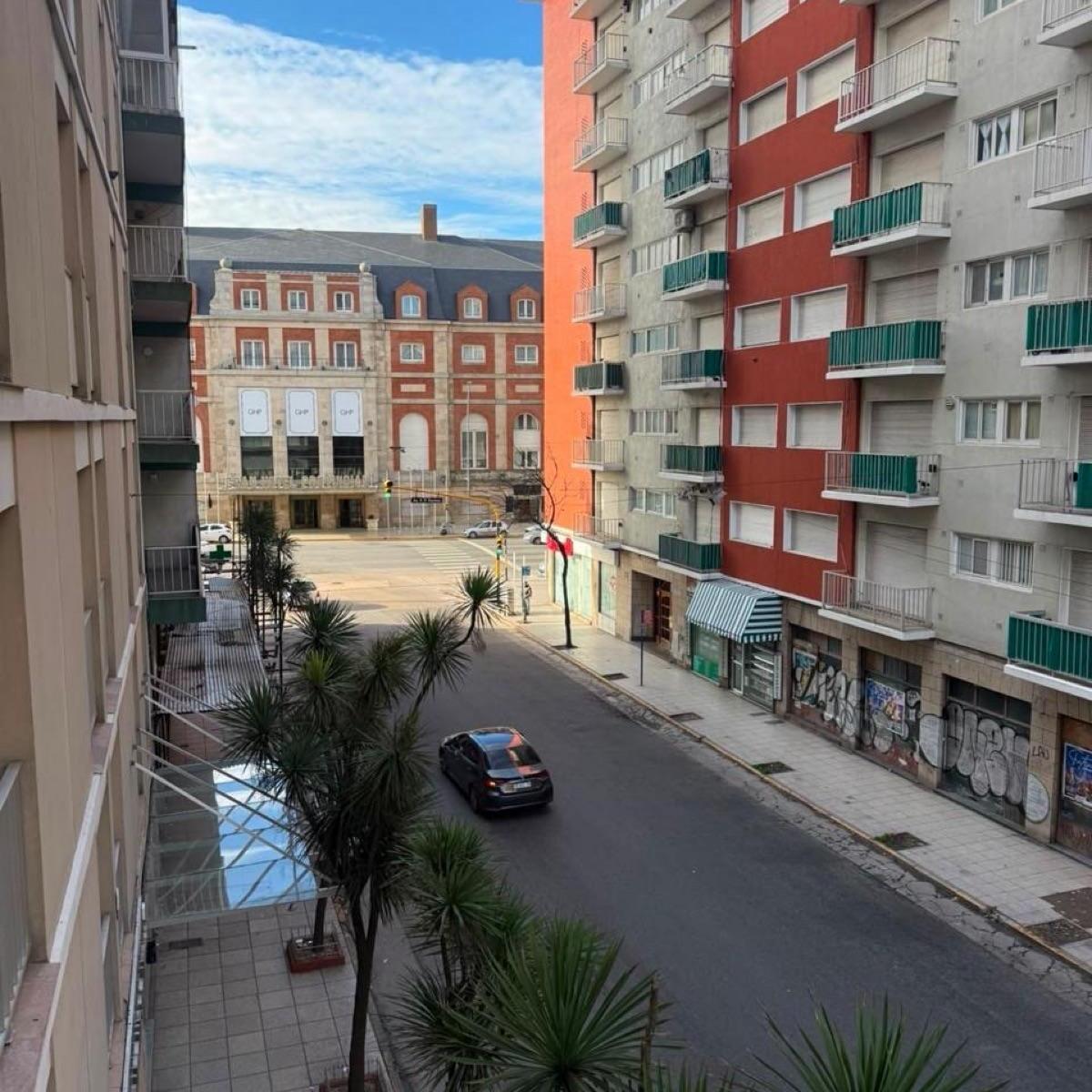 Avenida Colon al 1800