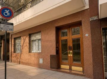Departamento · 82m² · 4 Ambientes · Venta 4 Amb C/ Dependencia y 2 Ent Abasto Shopping