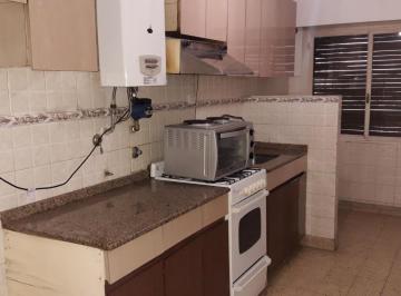 Departamento · 55m² · 3 Ambientes · Muy Buen Departamento de Tres Ambientes Al Frente