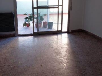Departamento de 2 ambientes, Avellaneda · Departamento PH de 2 Ambientes en Alquiler en Primer Piso por Escalera.