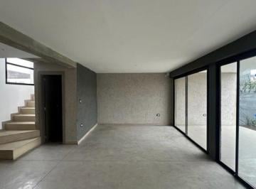Casa · 104m² · 5 Ambientes · 1 Cochera · Se Vende Financiado Duplex de 3 Dorm. en Distrito Sur