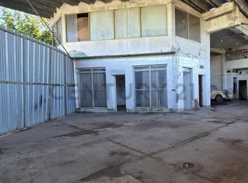 Bodega-Galpón · 150m² · 4 Cocheras · Galpón en Venta Berazategui