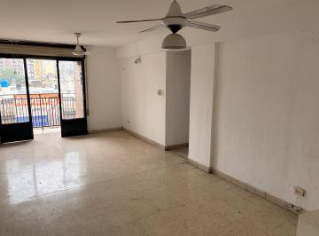 Departamento de 3 ambientes, San Miguel de Tucumán · Amplio Departamento de 3 Dorm. con Cochera y Balcón Al Frente