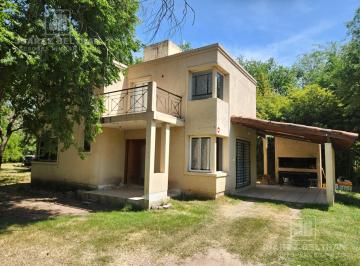 Casa · 149m² · 6 Ambientes · 1 Cochera · Venta - Casa de 3 Dorm. en Pasaje Mitre - Villa Allende