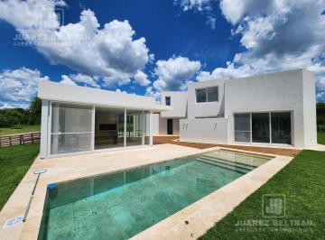 Casa · 498m² · 10 Ambientes · 3 Cocheras · Venta - Exclusiva Casa de 3 Dorm. Fondo Golf con Vista Al Hoyo 1 - Estancia El Terron