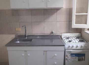 Departamento de 3 ambientes, Rosario · Departamento de Pasillo Planta Baja 70 m² Estilo Antiguo con Patio y Terraza