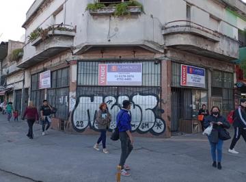 Local comercial · 150m² · Excelente Local en Esquina Frente a Estación San Martín