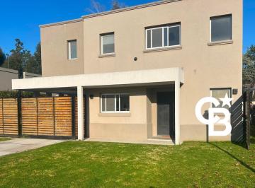 Casa · 129m² · 4 Ambientes · 4 Cocheras · Casa en El Portal de Pilar