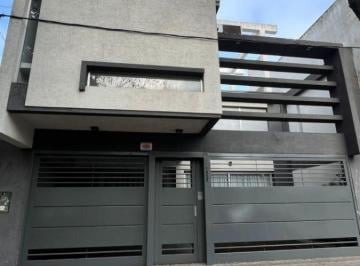 Casa de 5 ambientes, La Plata · Casa en Alquiler de 3 Dorm. y Cochera