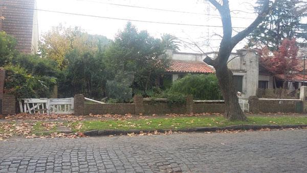LA Rosa nº 1019, Entre Rosales y Plaza Azopardo, Adrogué, Almirante Brown