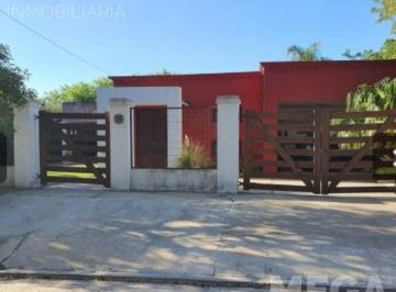 Casa · 150m² · 5 Ambientes · 1 Cochera · Dr Enrique Bonflis Esquina Verdier. Casa en Venta Toma Vieja!