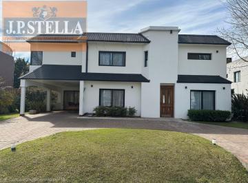 Casa · 285m² · 6 Ambientes · 6 Cocheras · Excelente Casa 6 Amb C/ Pileta 285 m² S/ Lote 850 m² - Barrio San Patricio - Moreno