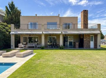 Casa · 224m² · 5 Ambientes · 4 Cocheras · Casa en Venta en Haras Santa Maria, Escobar, Gba Norte
