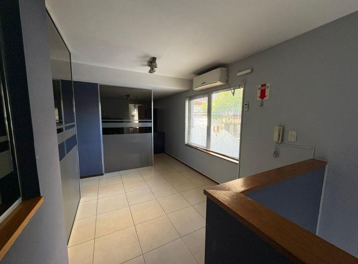 Oficina en alquiler en Distrito Centro · 4 ambientes