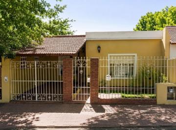 Casa · 90m² · 3 Ambientes · 1 Cochera · Casa 3 Ambientes - Ituzaingó Norte