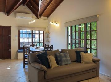 Casa · 97m² · 4 Ambientes · 1 Cochera · Casa en Belen de Escobar