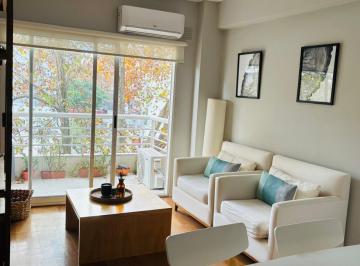 Departamento · 50m² · 2 Ambientes · 1 Dormitorio Amoblado y Equipado, Al Frente Reciclado a Nuevo! Cerca Subte y Metrobus.