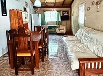 Casa · 66m² · 3 Ambientes · 1 Cochera · Venta Casa Sobre Lote de 331 m² Todos Los Servicios