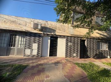 Casa · 225m² · 5 Ambientes · 1 Cochera · Casa con Gran Potencial