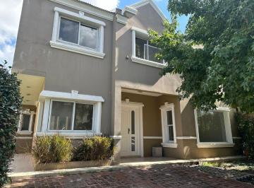 Casa de 5 ambientes, San Miguel · Casa en Venta Barrio La Araucaria
