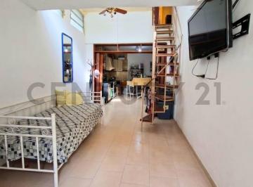 PH · 60m² · 5 Ambientes · Venta PH de 2 Dorm. a Reciclar en Barrio Martin, Rosario