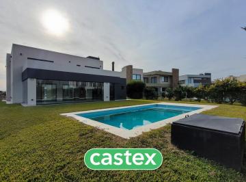 Casa · 837m² · 6 Ambientes · Casa en Venta en Terralagos