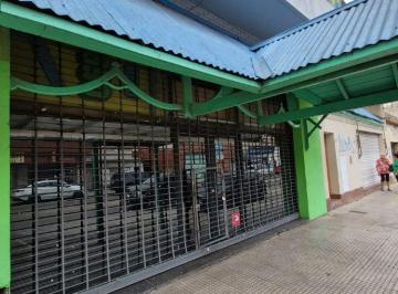 Local comercial , Avellaneda · Amplio Local Comercial de 294 m² Desarrollado en 2 Plantas, en Excelente Zona Comercial de Wilde.