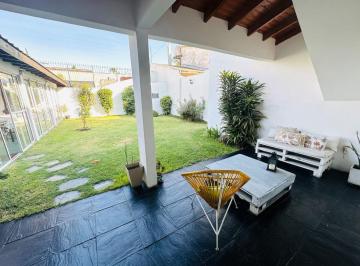 PH · 92m² · 6 Ambientes · 1 Cochera · Casa Venta Avellaneda 6 Ambientes Apta Credito