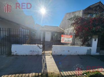 Casa · 110m² · 4 Ambientes · 1 Cochera · Casa en Área Centro Oeste