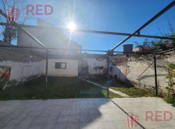 Casa · 110m² · 4 Ambientes · 1 Cochera · Casa en Área Centro Oeste