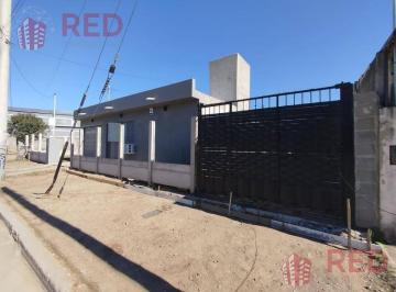 Casa · 115m² · 5 Ambientes · 2 Cocheras · Casa 3 Habitaciones en Venta - B° Centro América
