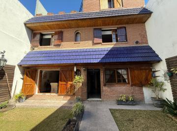 Casa · 350m² · 10 Ambientes · 2 Cocheras · Casa en Venta en Mataderos, Capital Federal