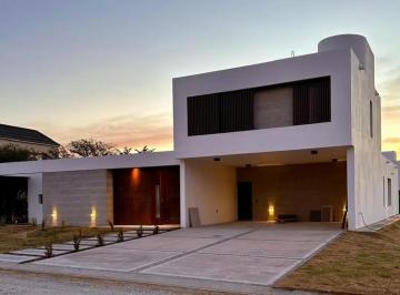 Casa en Venta de 5 ambientes Carlos Paz Golf Country Club · 194 - Casa a Estrenar Country Carlos Paz Golf 3 Dorm.