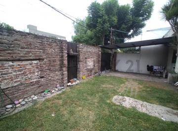 Casa · 97m² · 5 Ambientes · 1 Cochera · Casa a Reciclar