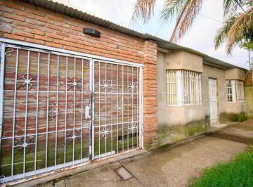 Casa · 75m² · 4 Ambientes · 2 Cocheras · Venta - Casa 3d, Cochera Doble y Patio - B° Favaloro