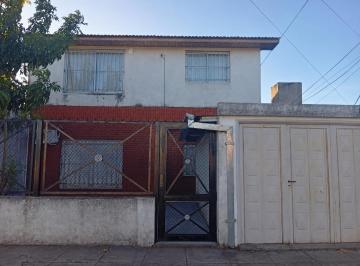 Casa de 6 ambientes, Almirante Brown · Venta Casa en Marmol