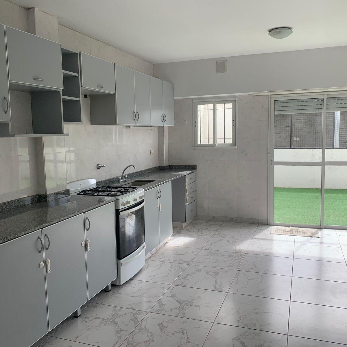 Carlos Pellegrini al 4500